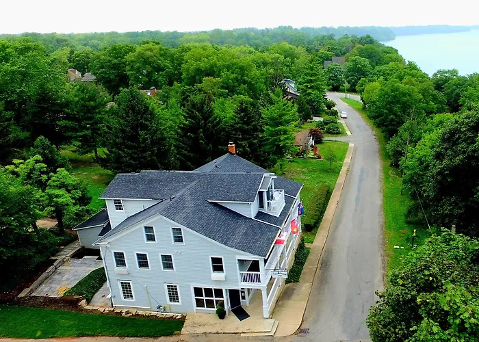 South Landing Inn
